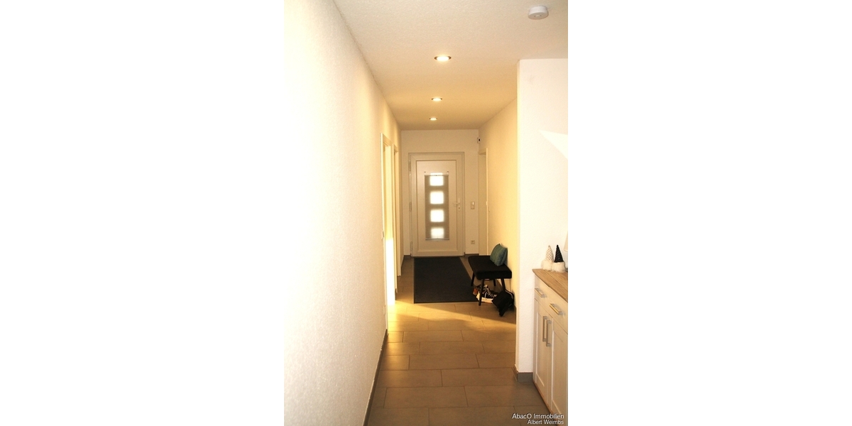 Diele mit Haustür